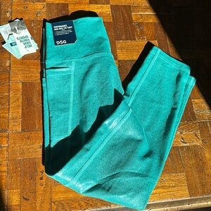 Girls DSG leggings size Medium. Never been worn